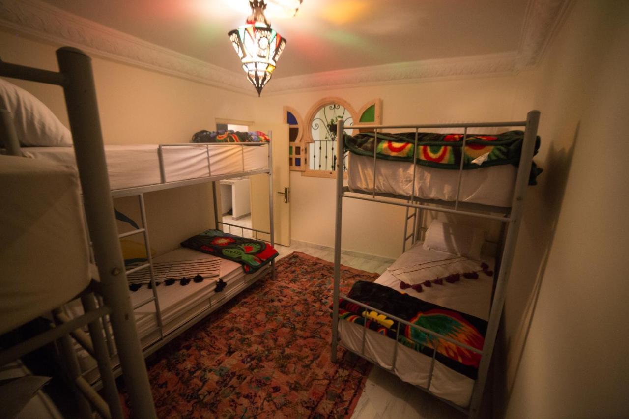 Sunside Surf House Hostel *